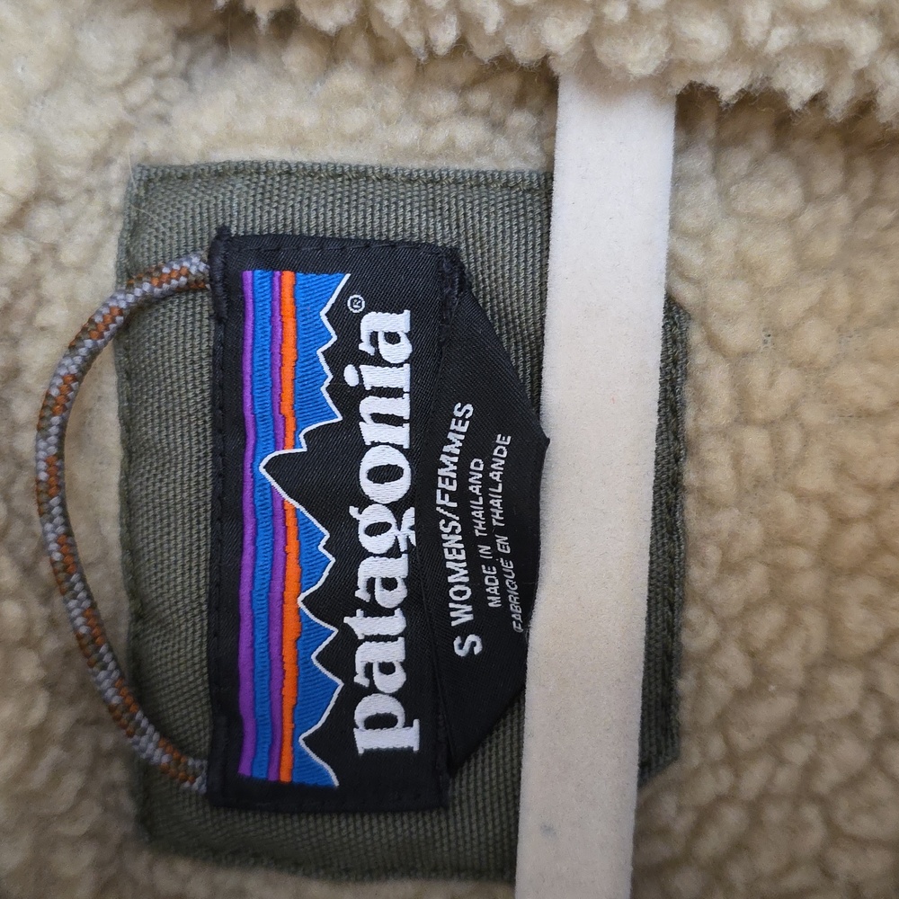 Olive Green Hooded Patagonia Coat - Picture 2 of 6